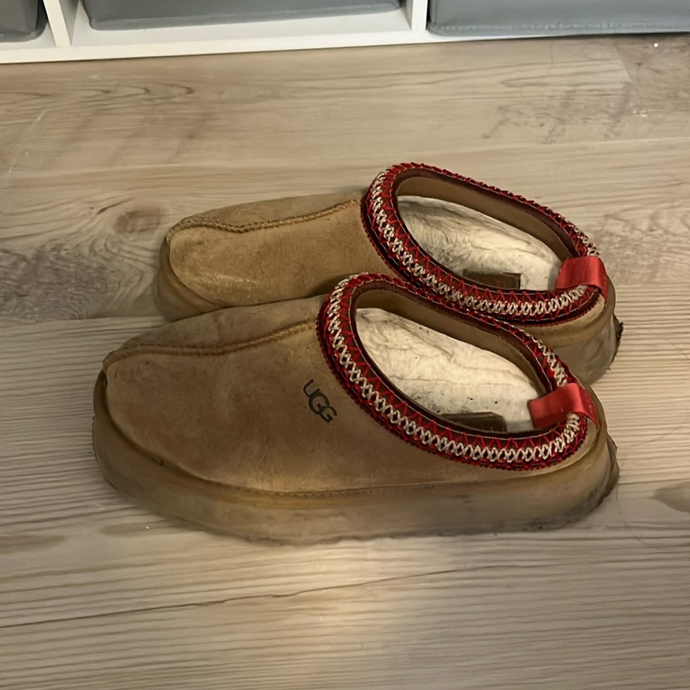 Ugg Tasman slipper